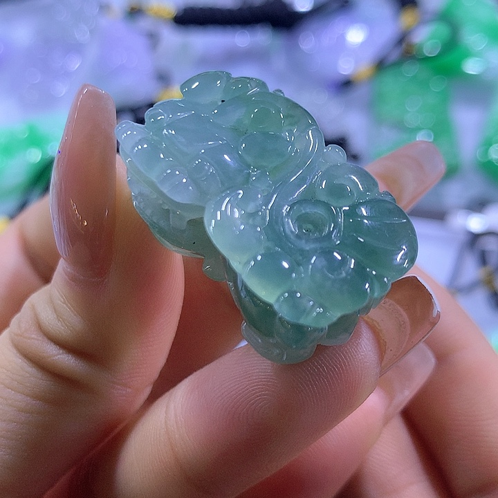 翡翠未镶嵌颈饰天然翡翠A货吊坠