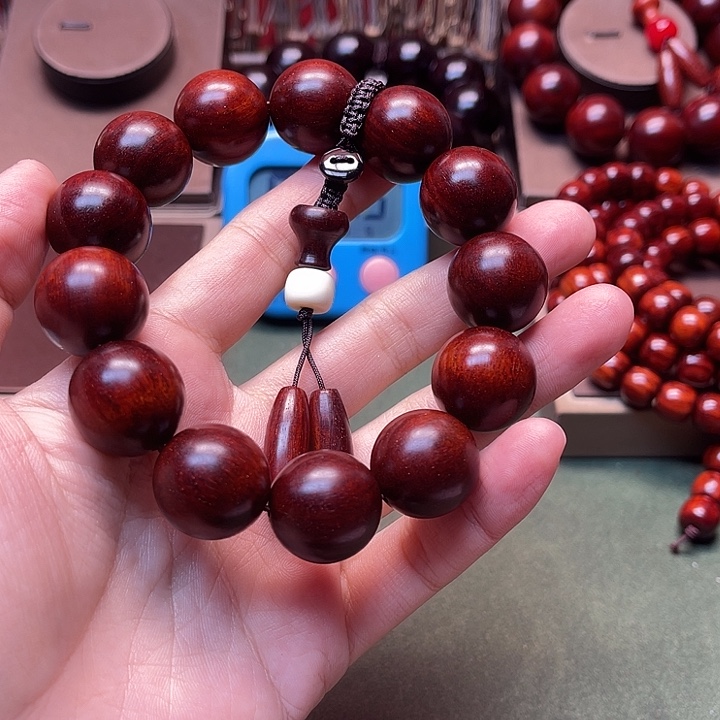 生***。木小叶紫檀手工艺