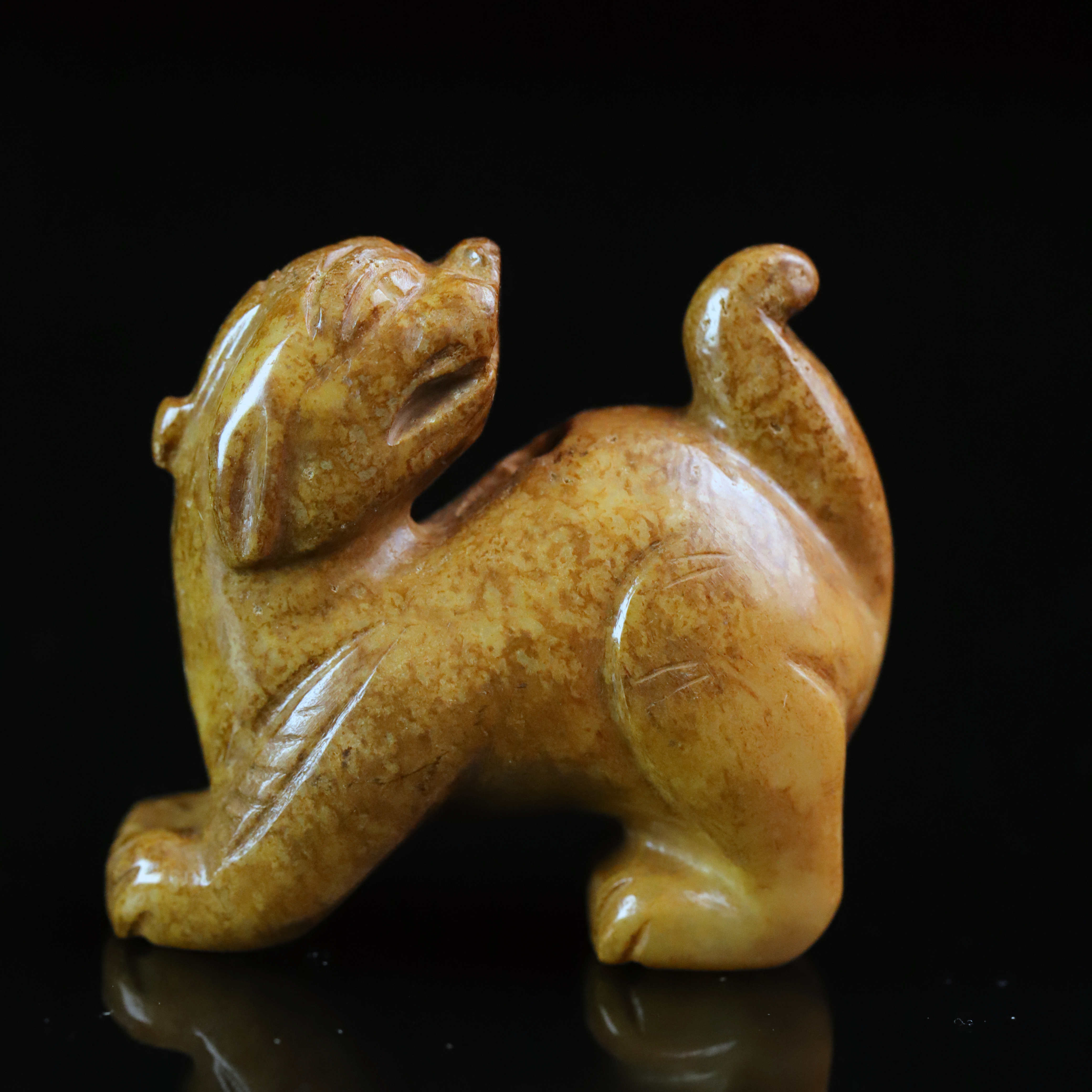 明代和田玉瑞兽把件