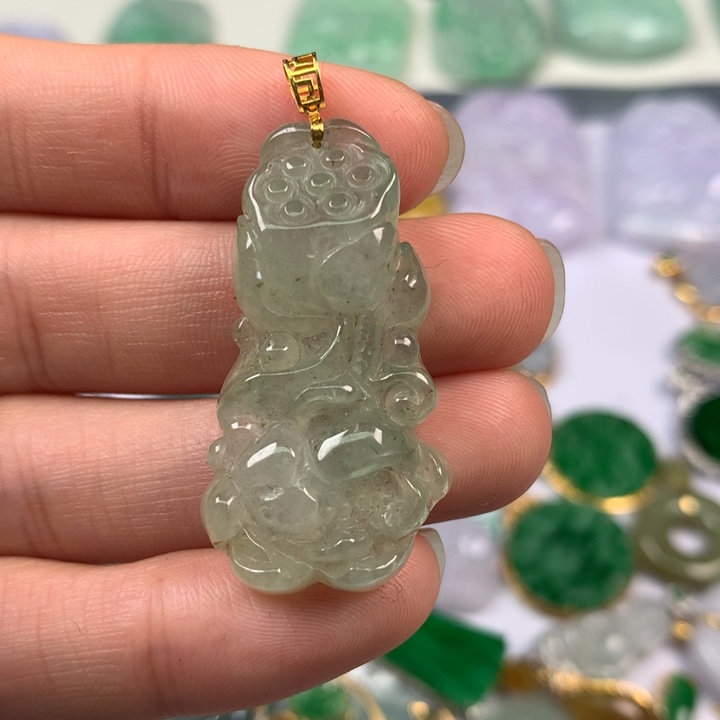 翡翠颈饰未镶嵌翡翠