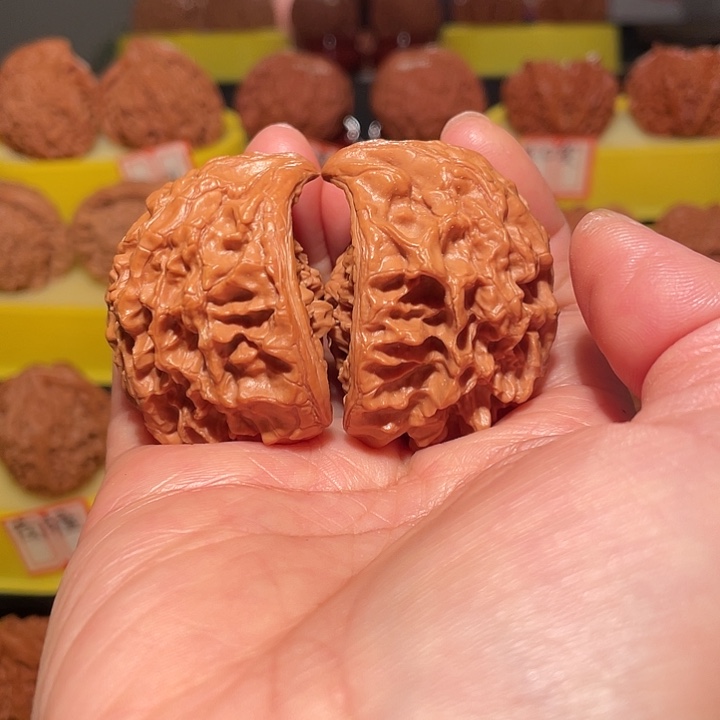 狼***君木质文玩麻核桃鹰嘴