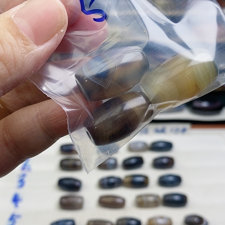 藤***式玛瑙/玉髓未镶嵌颈饰