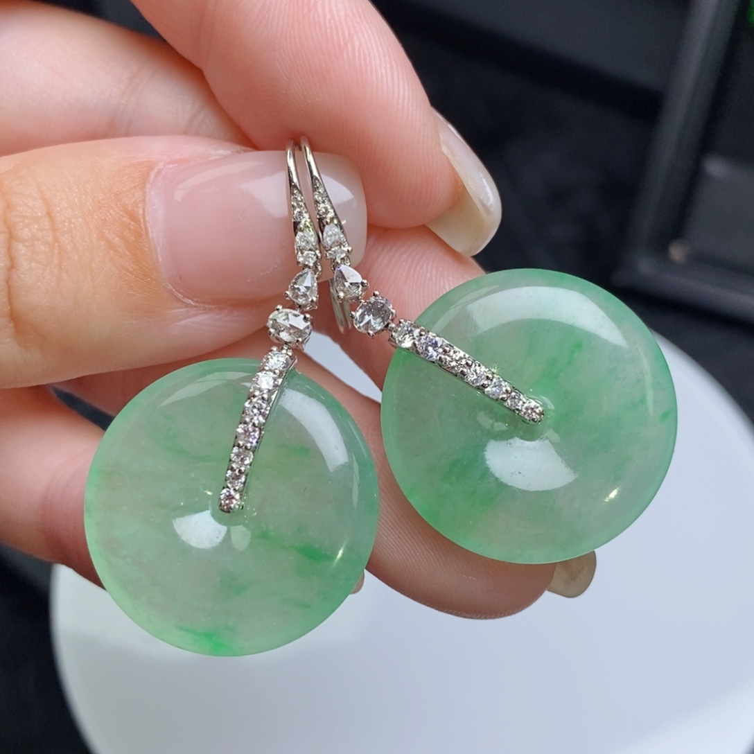 翡翠18K金镶嵌耳饰平安扣