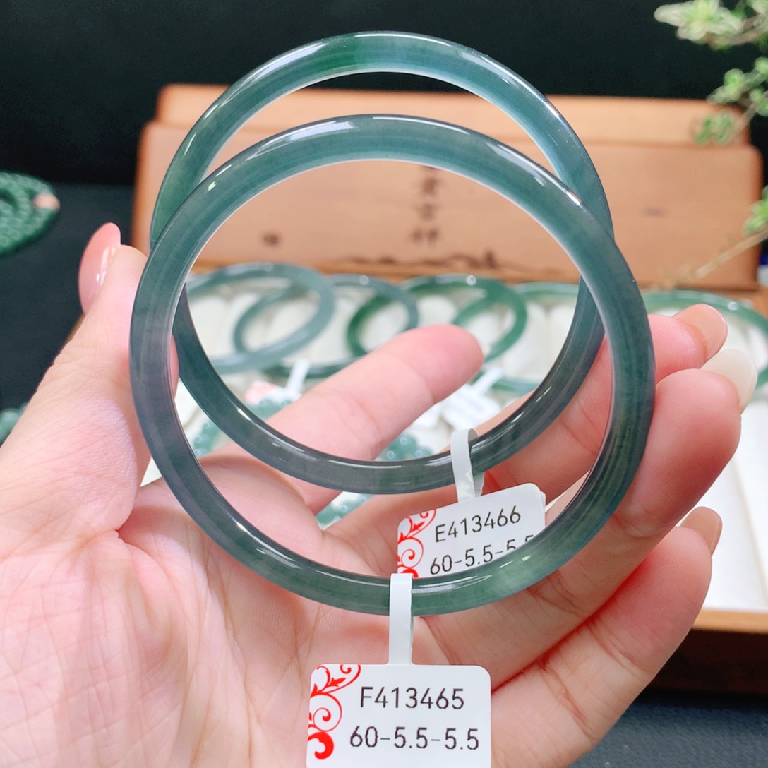 翡翠未镶嵌手镯天然