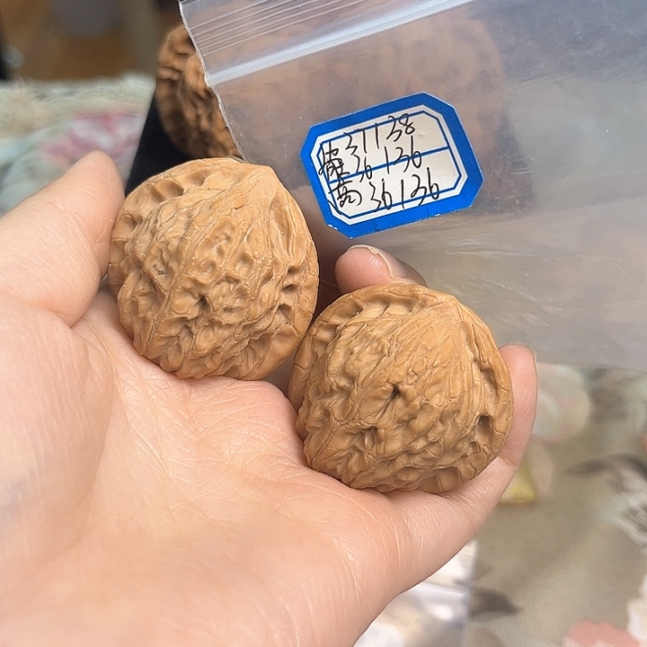 文玩核桃把件非嫁接将军帽