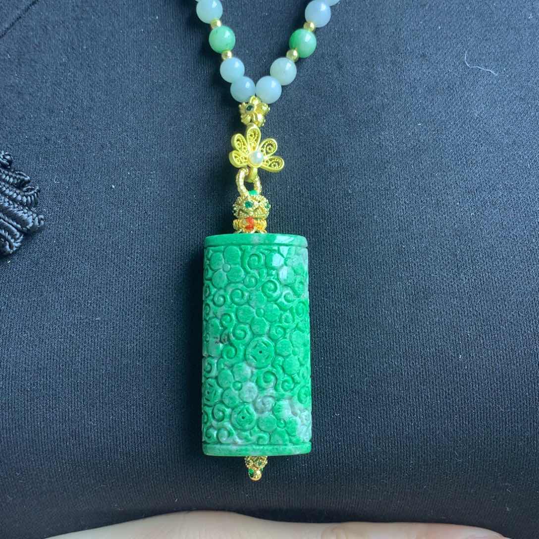 翡翠颈饰未镶嵌翡翠