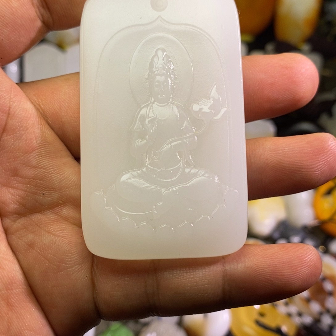 刘***你和田玉未镶嵌颈饰
