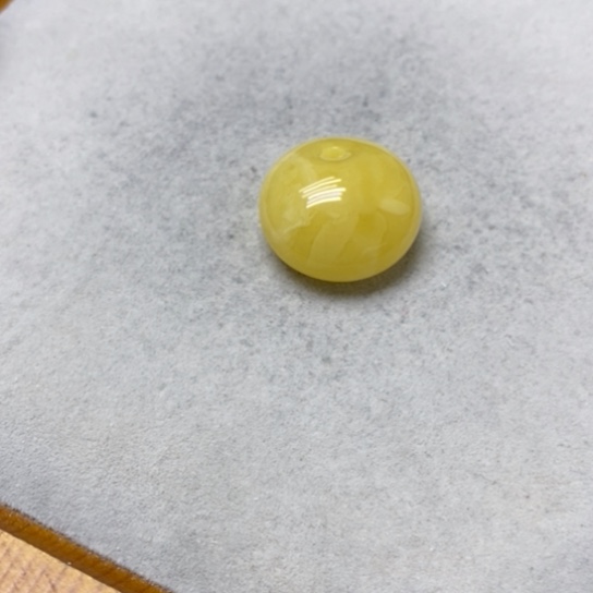 蜜蜡裸石未镶嵌吊坠