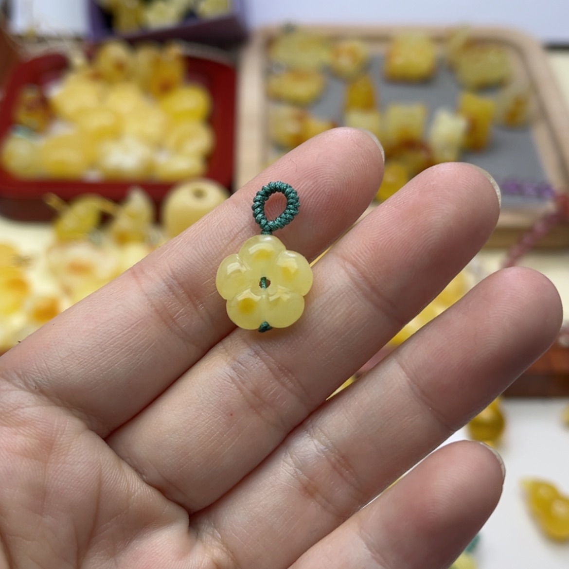 【闪购商品】蜜蜡裸石未镶嵌配饰