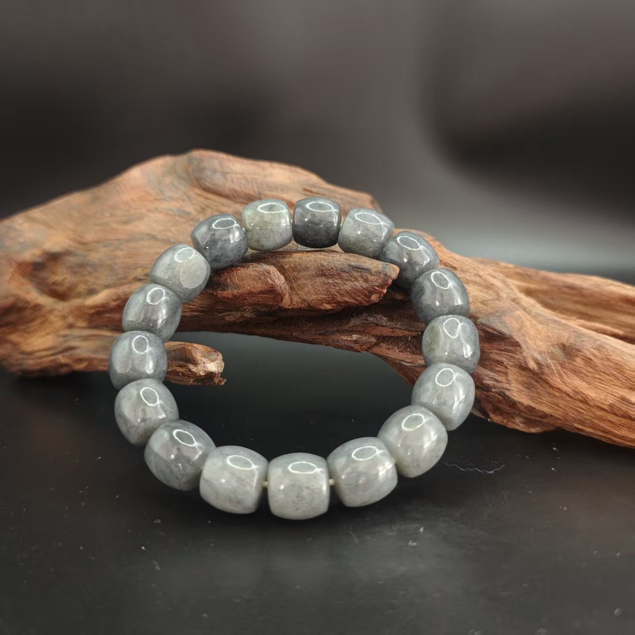 Q和田玉青花桶珠手串（卡12）4956