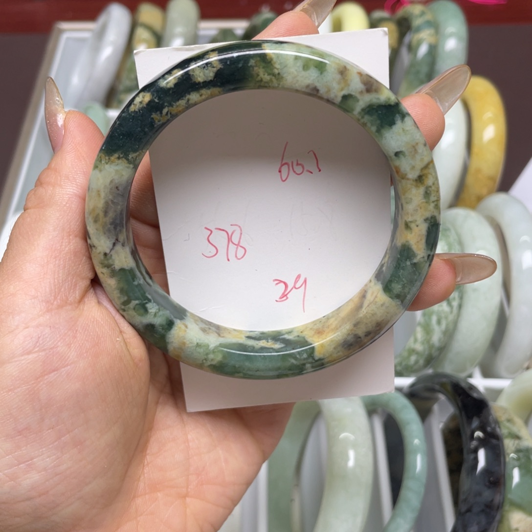 蛇纹石玉未镶嵌手镯