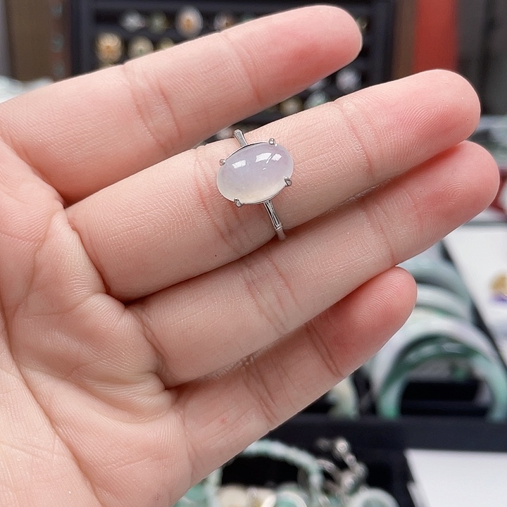 翡翠手镯未镶嵌翡翠