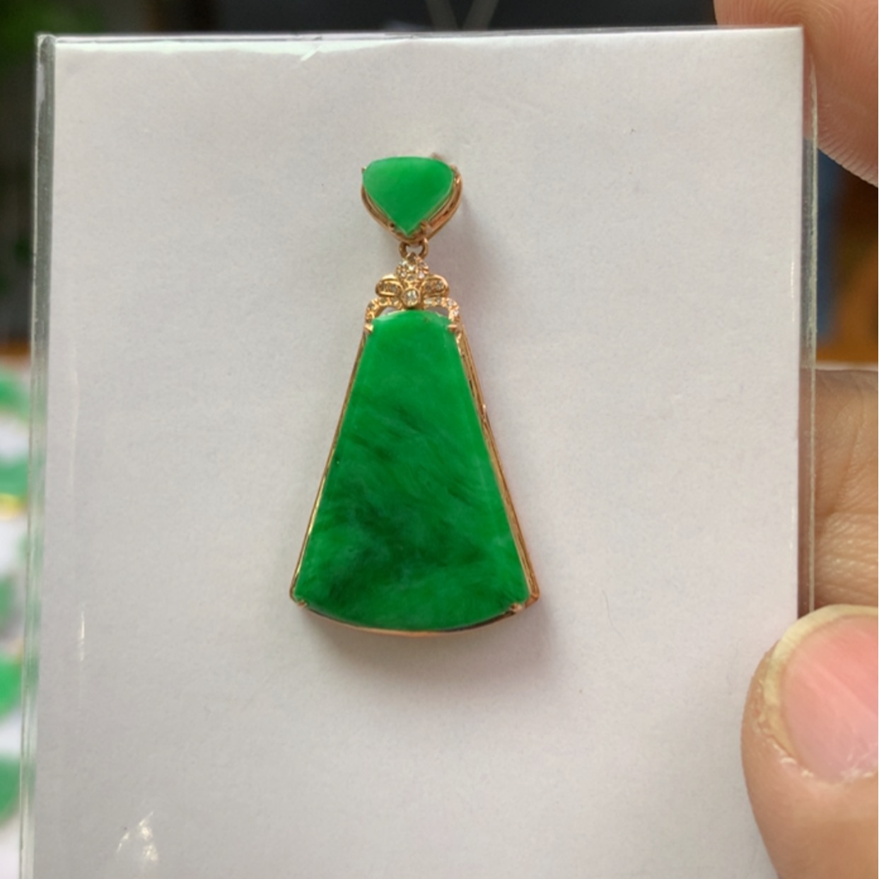 【闪购商品】翡翠颈饰18K金镶嵌翡翠