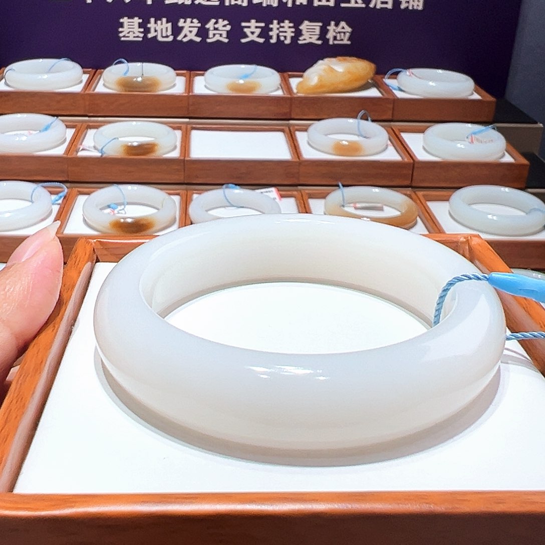 和田玉手镯55/56未镶嵌