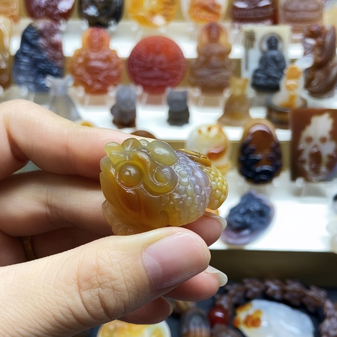 .***.玛瑙/玉髓未镶嵌颈饰