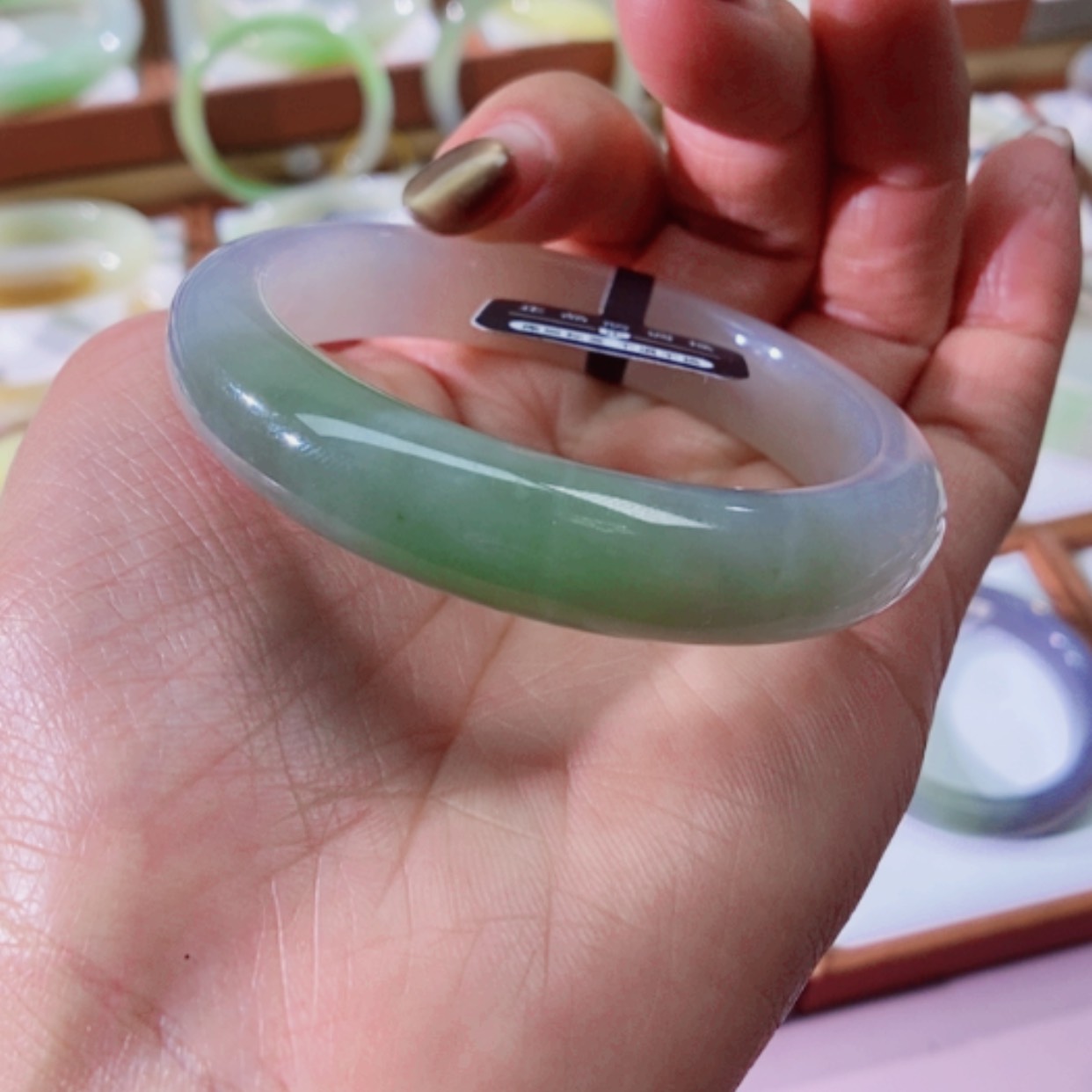 【闪购商品】未镶嵌手镯和田玉（翠青玉）