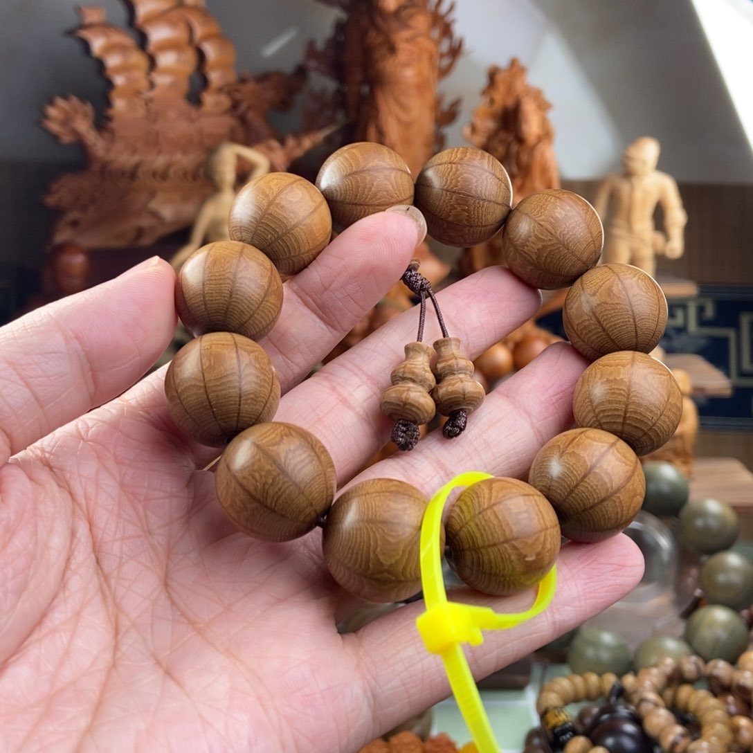 维腊木（绿檀）无事牌奇