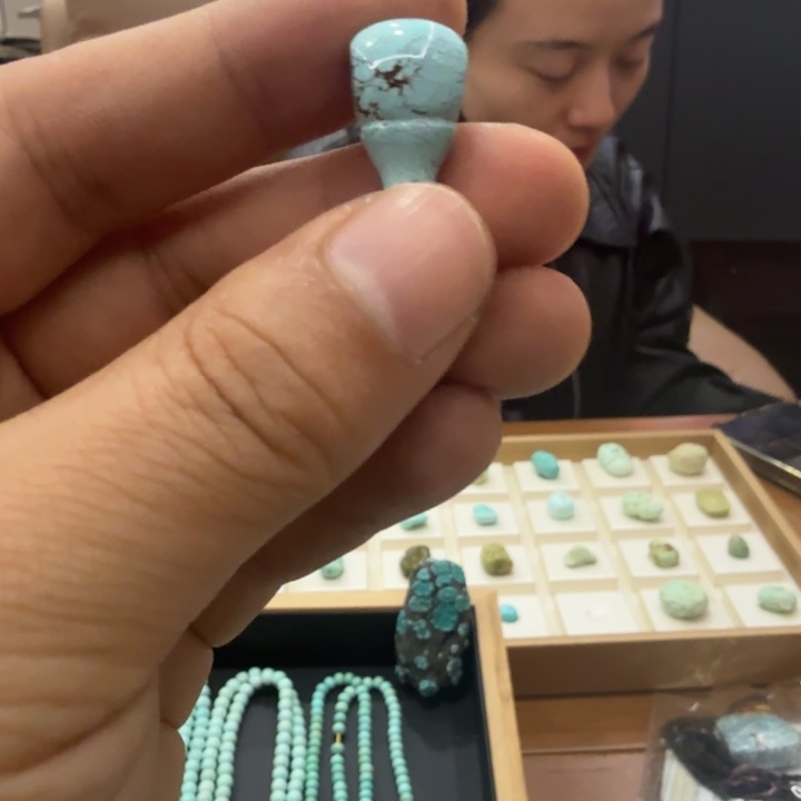 绿松石未镶嵌珠宝奇石