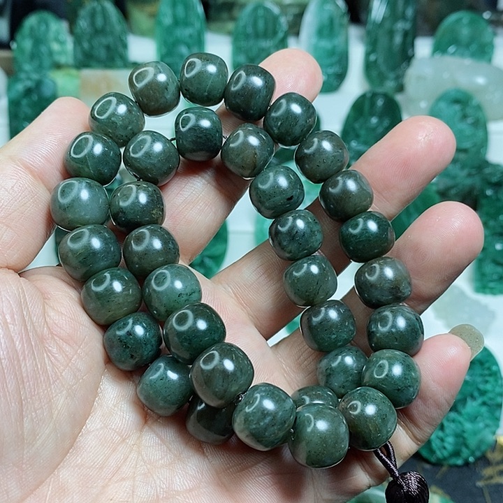 未镶嵌独山玉颈饰