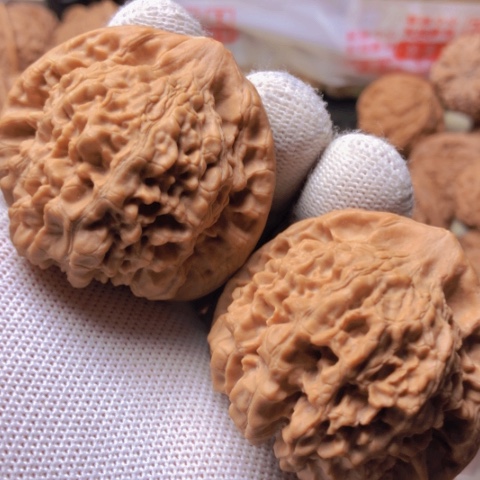 【闪购商品】桃核吊坠王永麒麟纹官帽