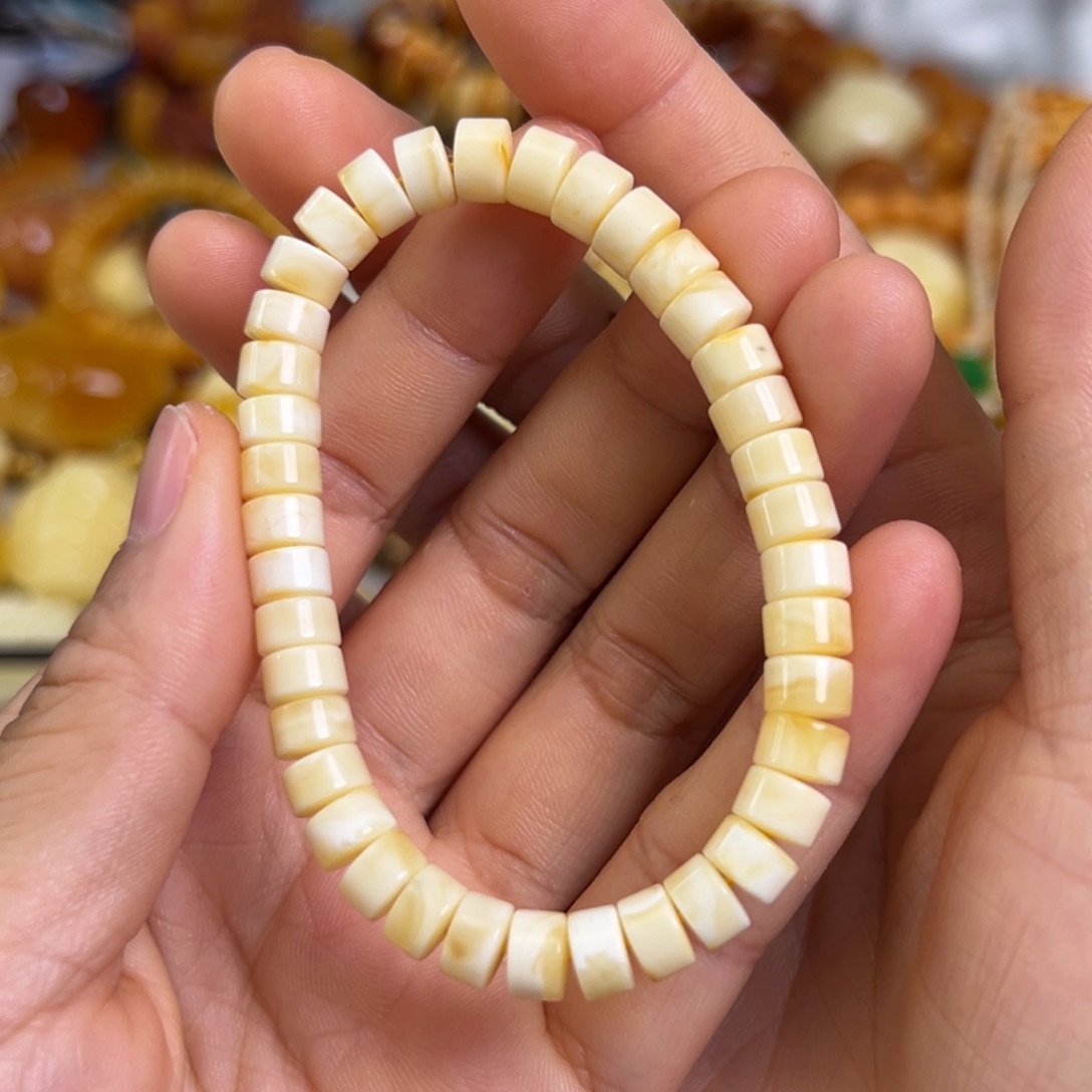 未镶嵌蜜蜡裸石蜜蜡