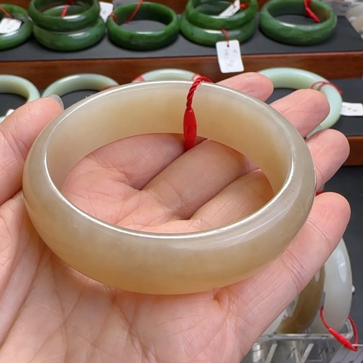 和田玉（糖玉）手镯未镶嵌