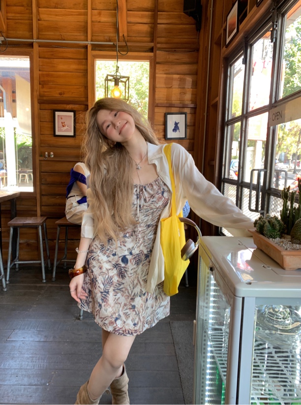 大码法式碎花吊带连衣裙夏季短款收腰显瘦甜美辣妹风