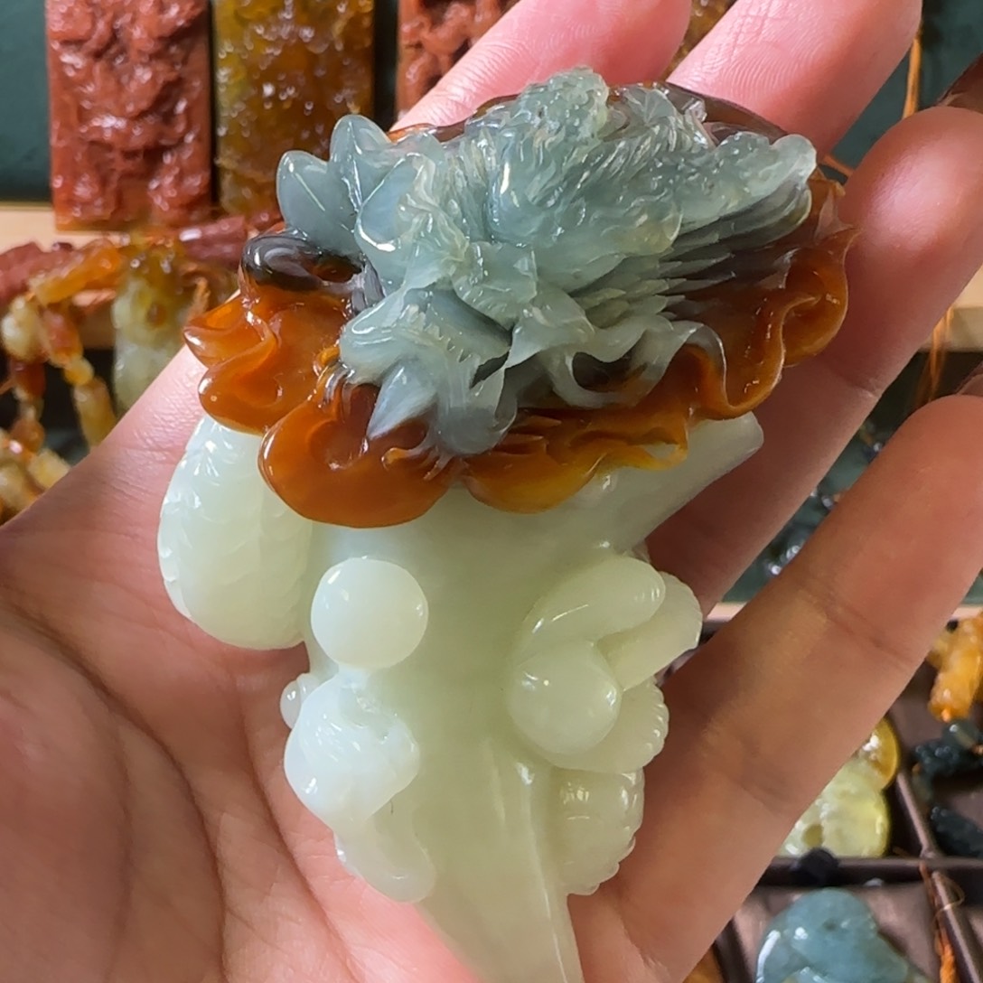 蛇纹石玉颈饰合金回*