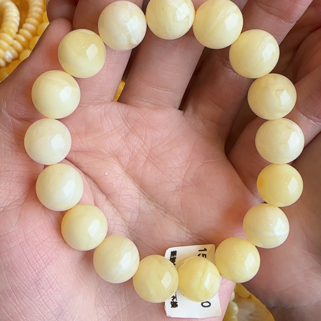 蜜蜡裸石未镶嵌蜜蜡