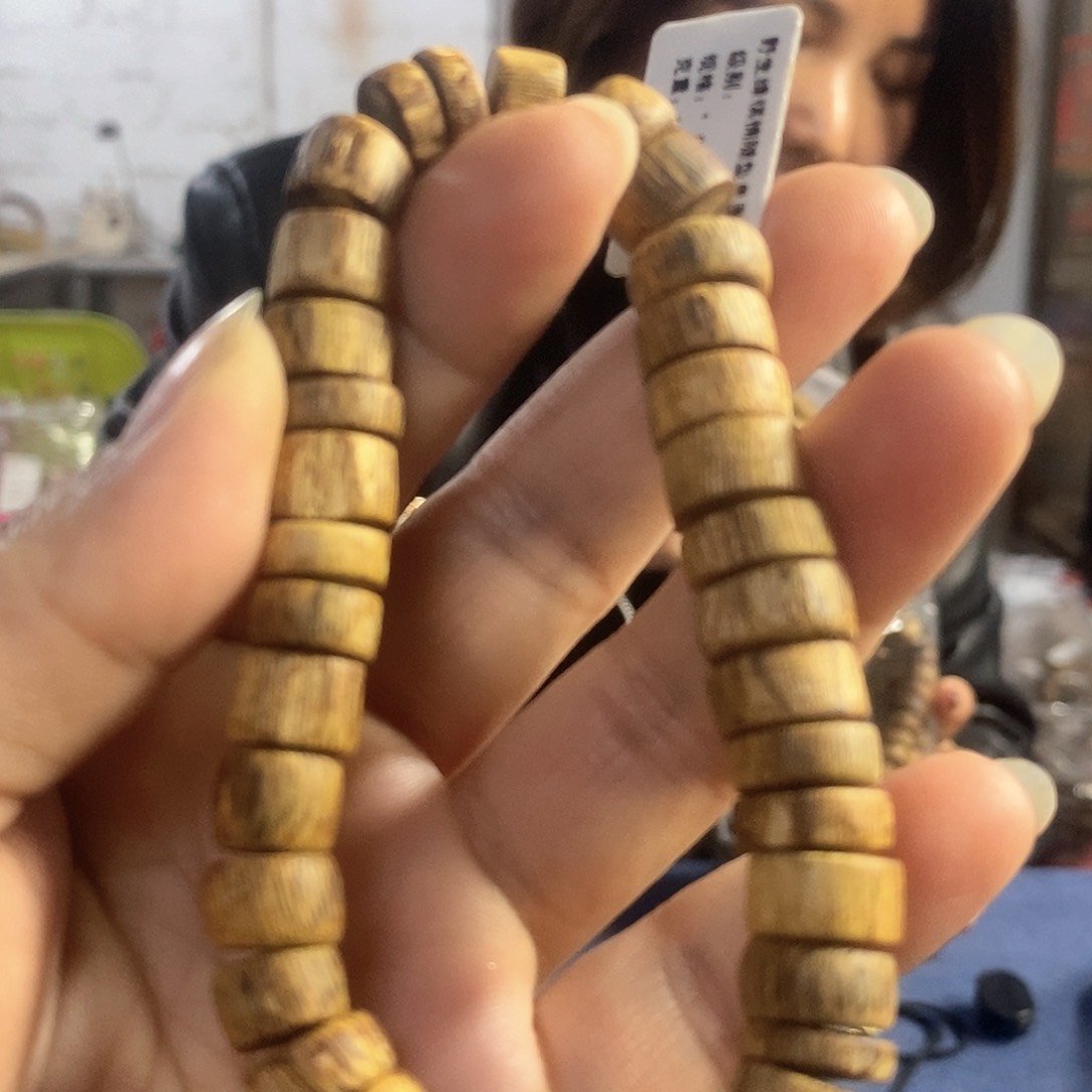 沉香手串天然野绿随型单圈1.0/10克+多样性发一