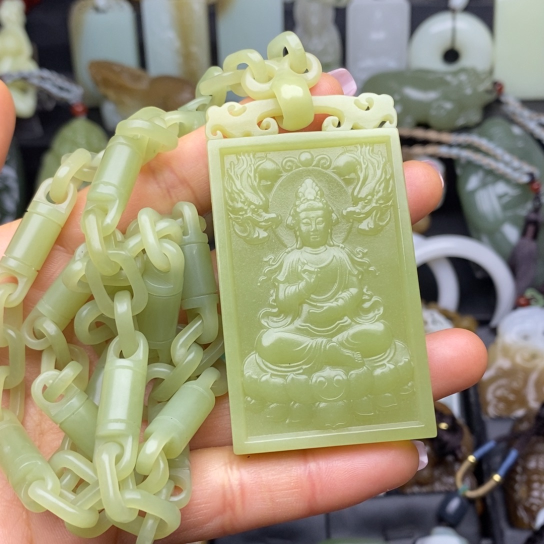 超***奥和田玉未镶嵌颈饰观音挂件