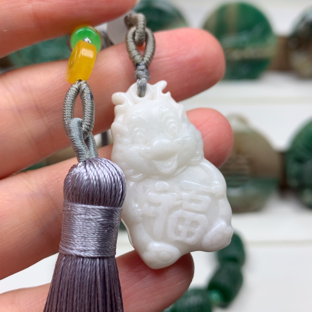 独山玉颈饰未镶嵌