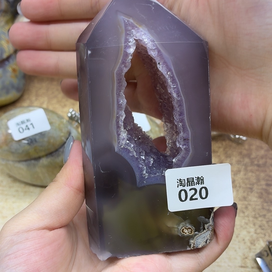 未镶嵌水晶大型摆件（非配饰）