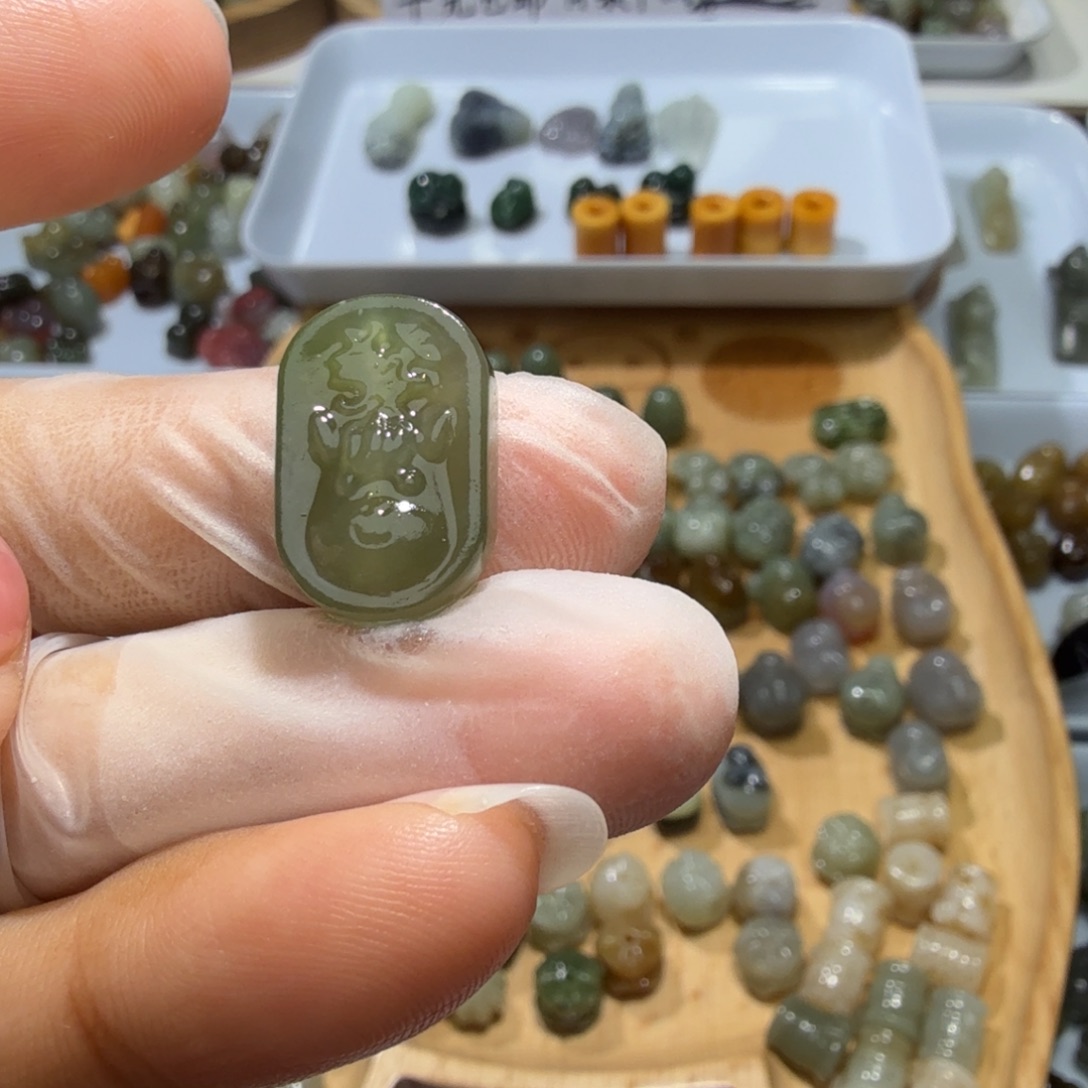 和田玉未镶嵌珠宝奇石