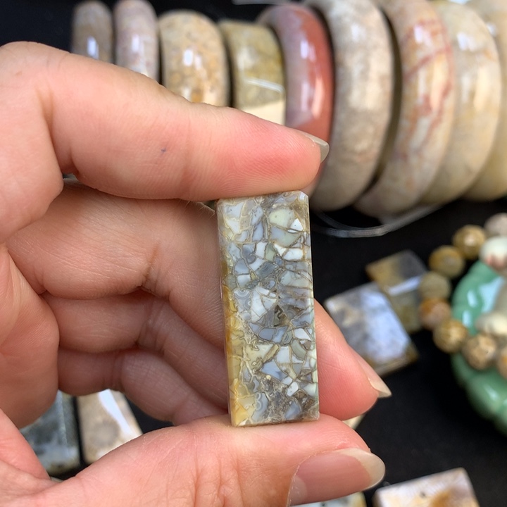 【闪购商品】硅化珊瑚（珊瑚玉）手镯未镶嵌