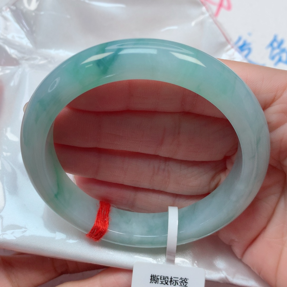 翡翠手镯未镶嵌58圈