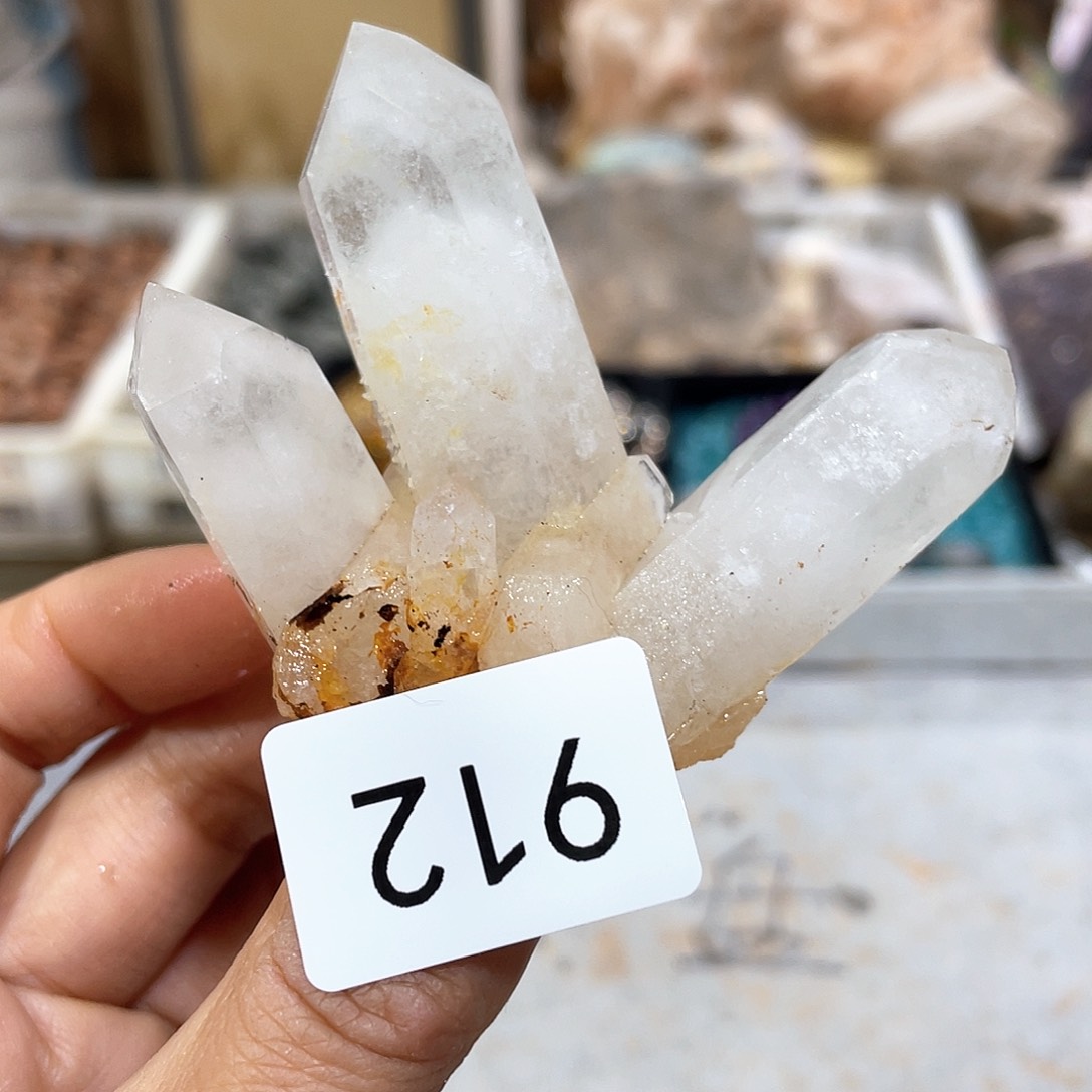 水晶摆件……未镶嵌