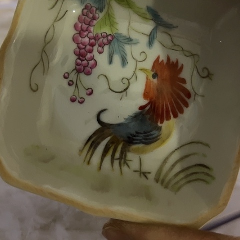 是为什么在这里要看书和