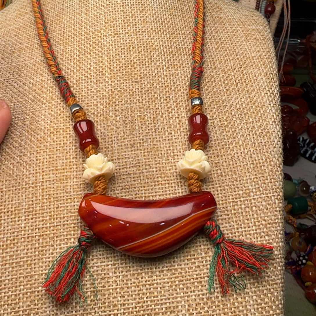 玛瑙/玉髓颈饰未镶嵌