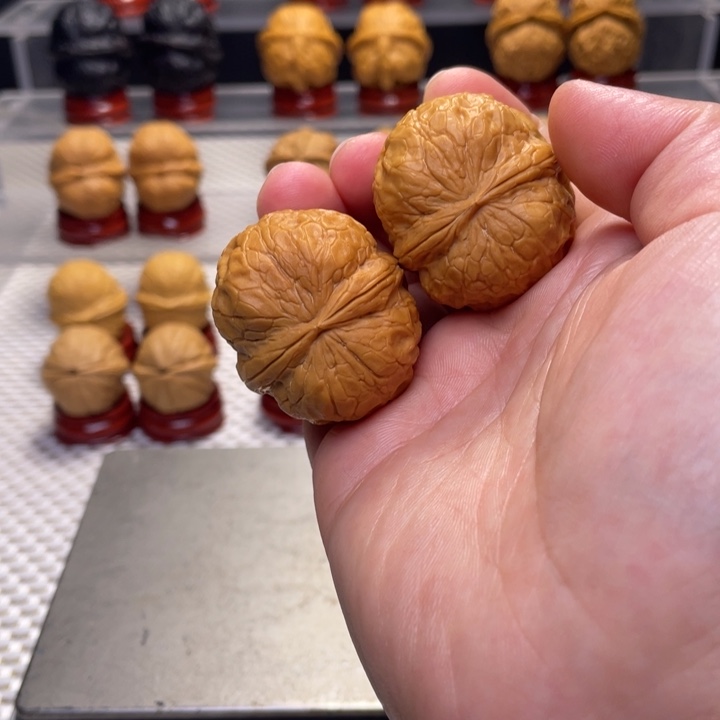 文玩核桃把件9粗筋瓷娃娃