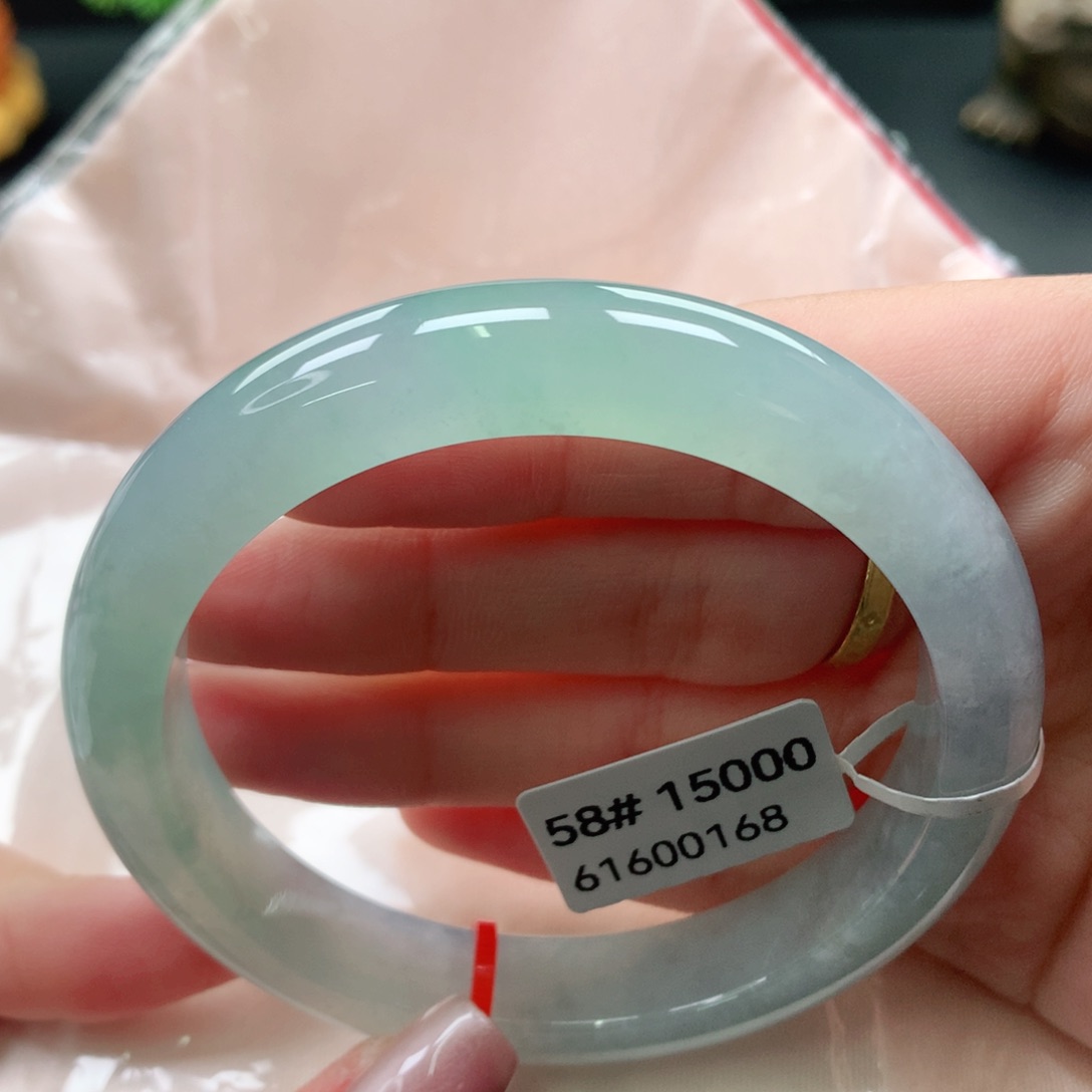 翡翠手镯未镶嵌58强推起光起胶！