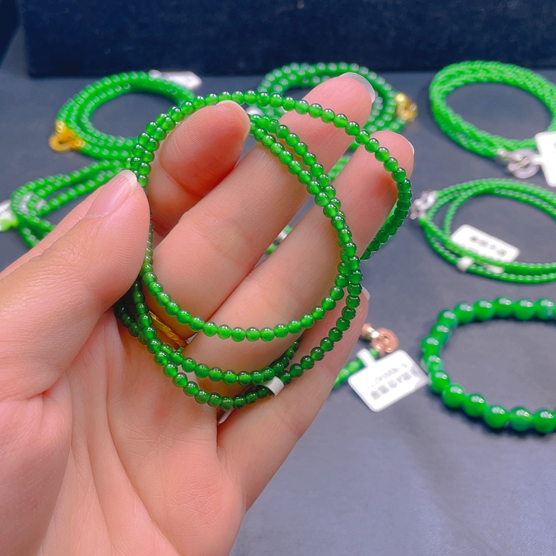 翡翠未镶嵌颈饰卡3