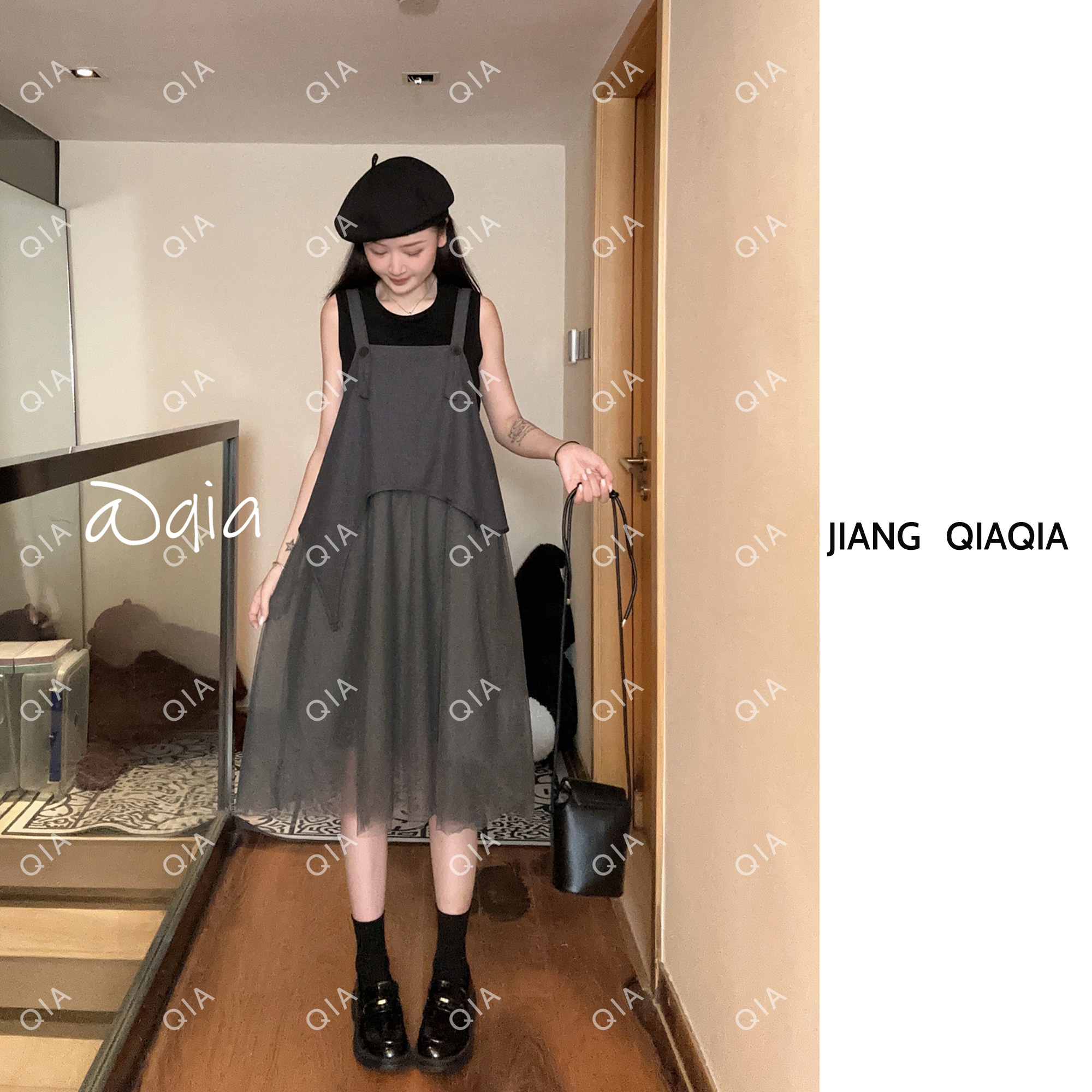 姜恰恰 —【莫奈】西装面料拼接网纱背带裙宽松娃娃款夏季无袖套装