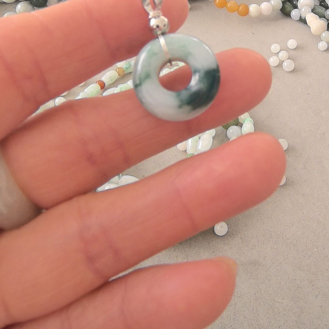 翡翠颈饰未镶嵌吊坠