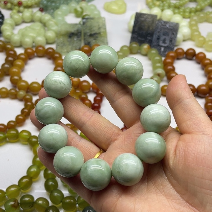 蛇纹石玉手串未镶嵌
