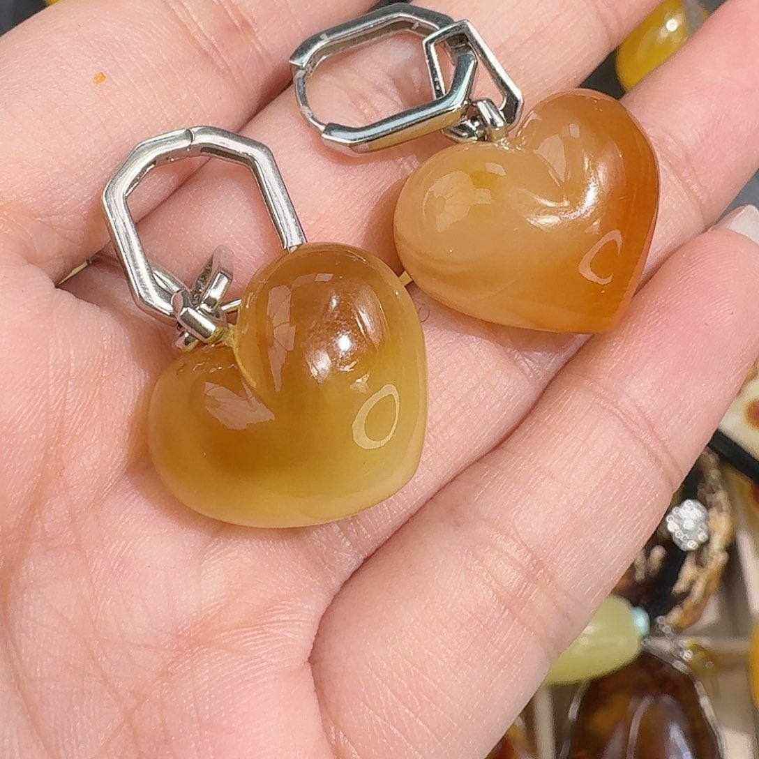 艳***儿琥珀未镶嵌裸石我