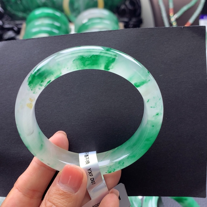 石英质玉未镶嵌手镯