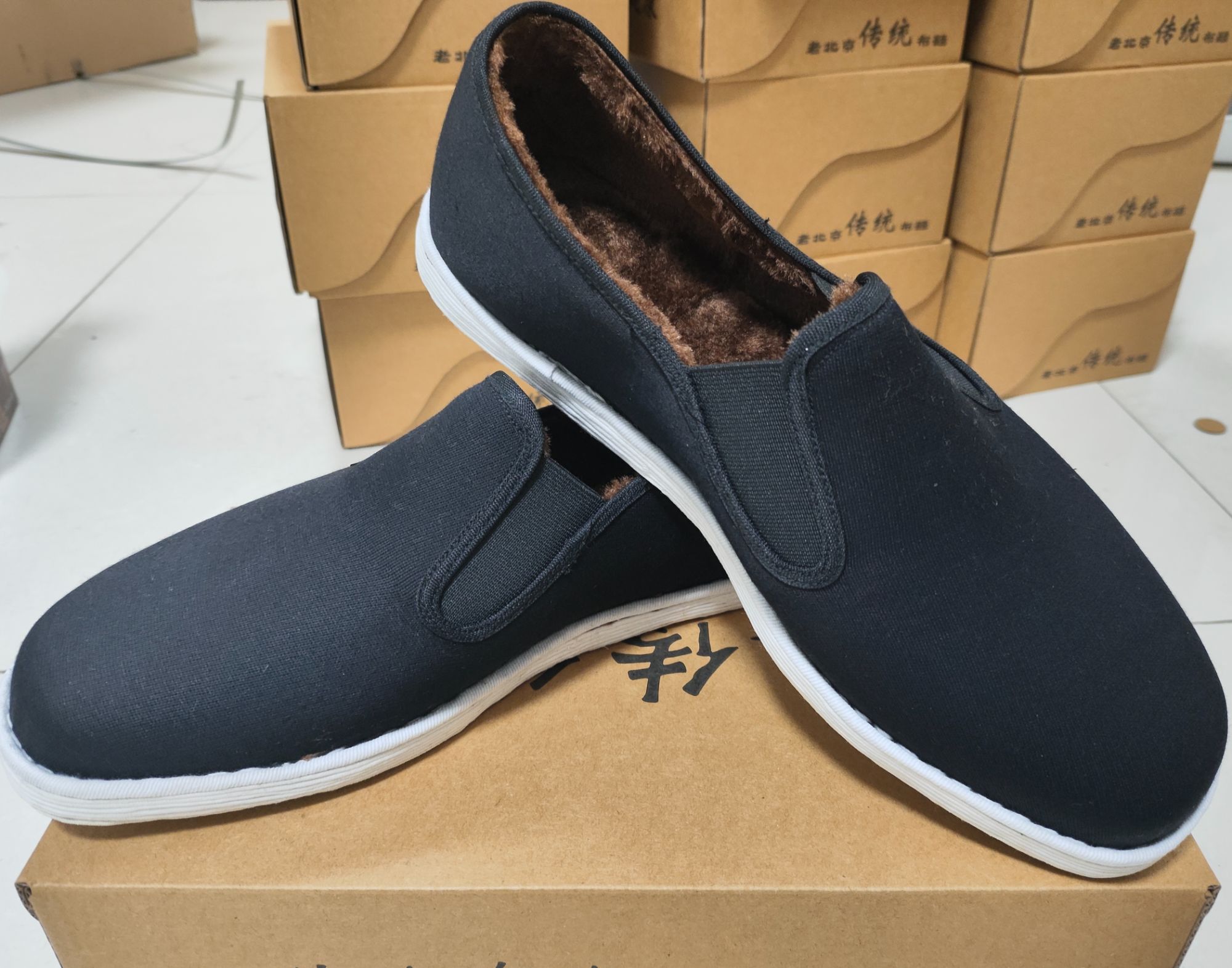 加绒加厚老北京布鞋冲服呢手工纳底棕色绒秋冬季黑色男士布鞋