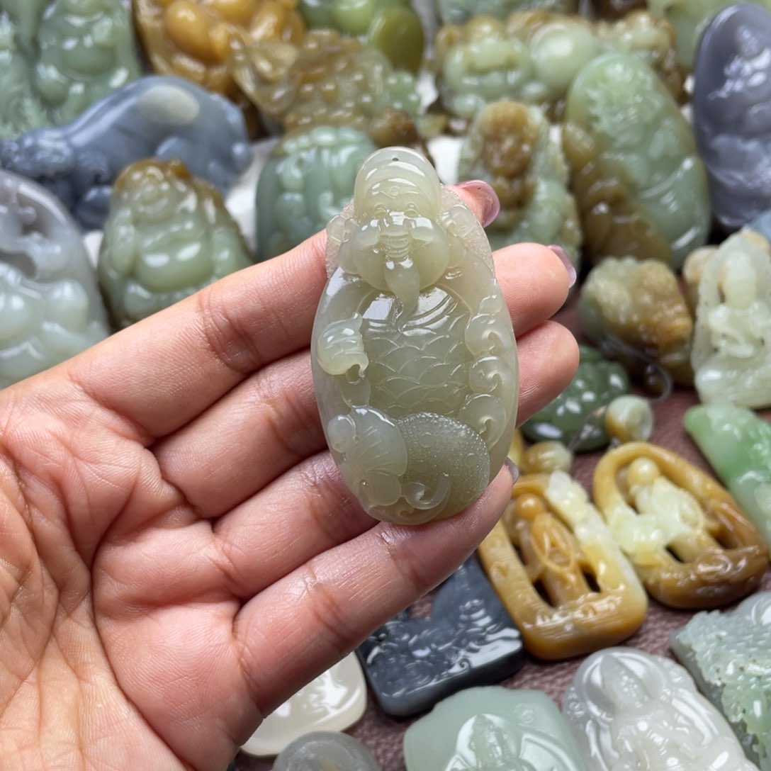 和田玉未镶嵌颈饰