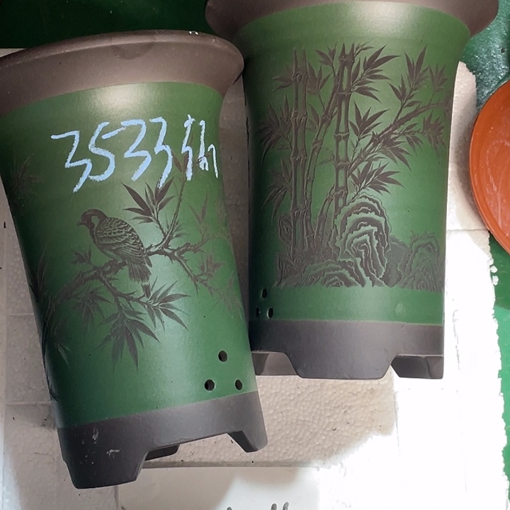 用***3紫砂花盆微瑕中号